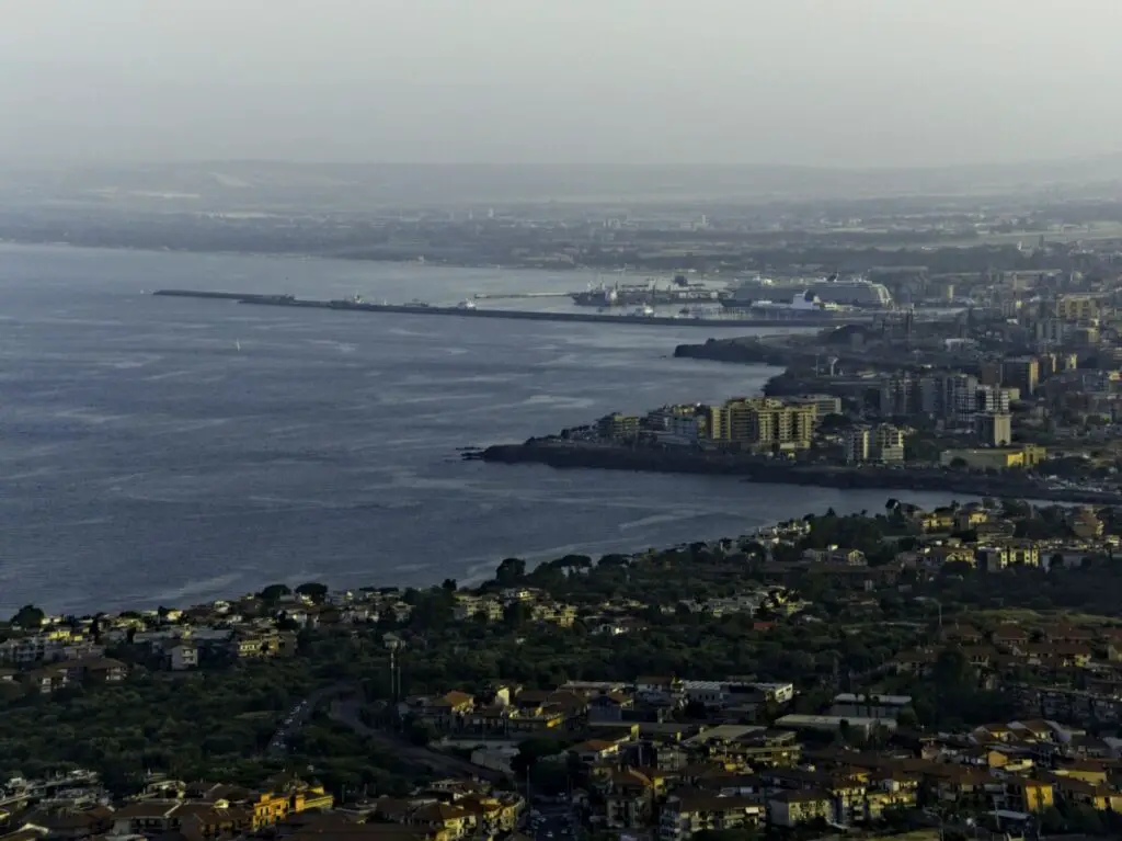 The town of Catania in Sicily. Photo taken with the telephoto lens of a DJI Mavic 3 by Vicvideopic