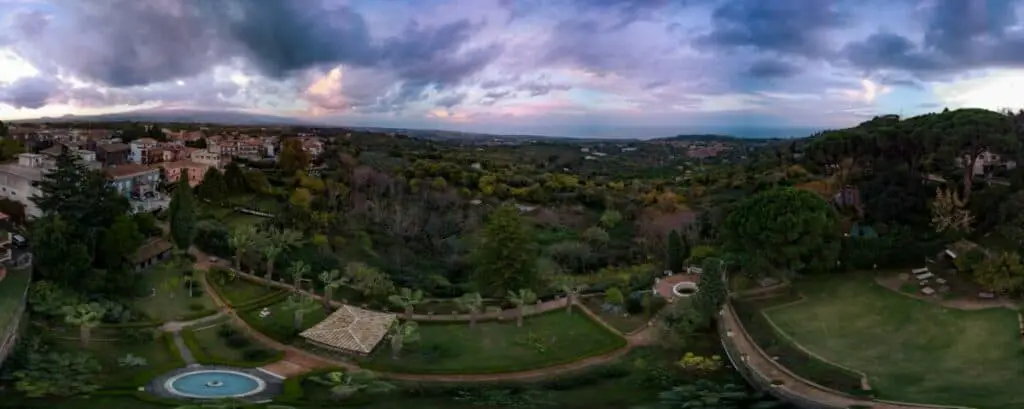 Drone panorama: better results are obtained with the sun covered by clouds