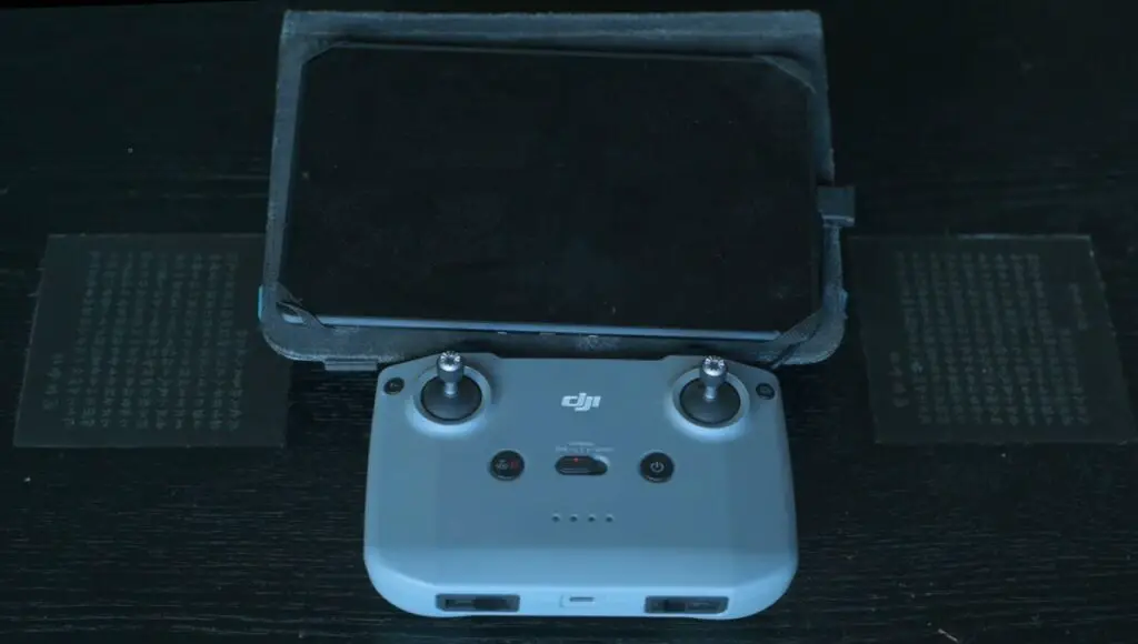 The RC N1 controller with a tablet (photo by Vicvideopic)