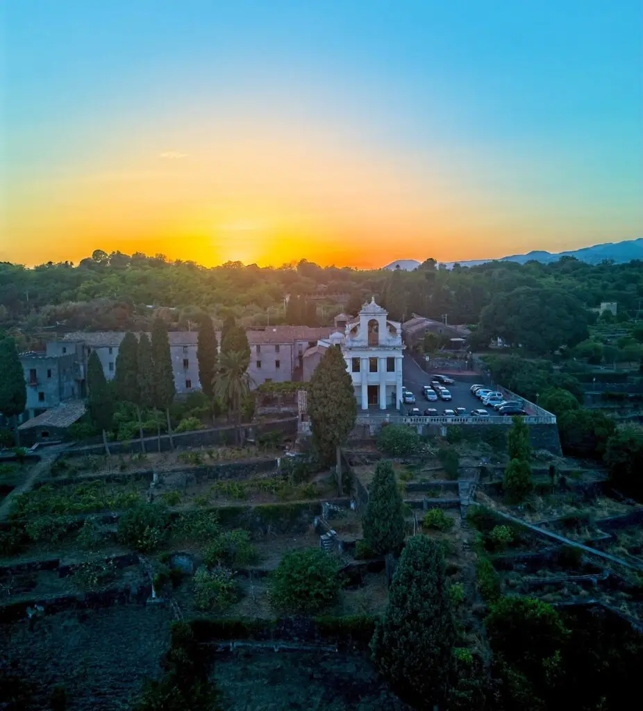 DJI Air 3, an example of five photos shot in AEB and merged to HDR