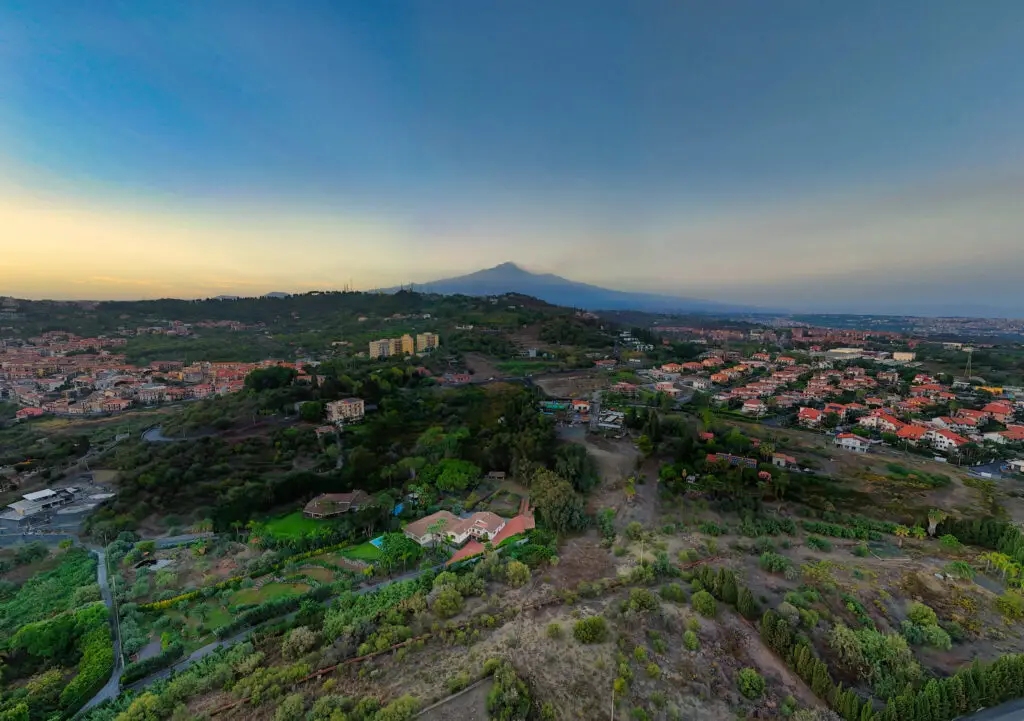 DJI Mini 4: Wide-angle panorama of Mount Etna atsunset