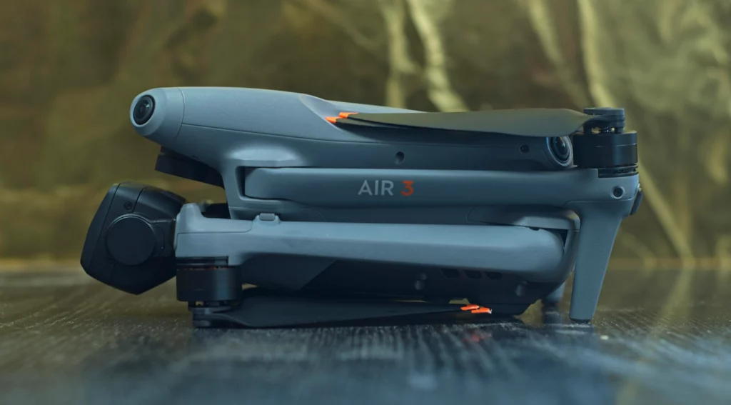 DJI Air 3: Side view with folded wings