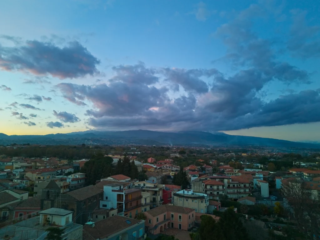 DJI Mini 3 Pro: Mount Etna with clouds