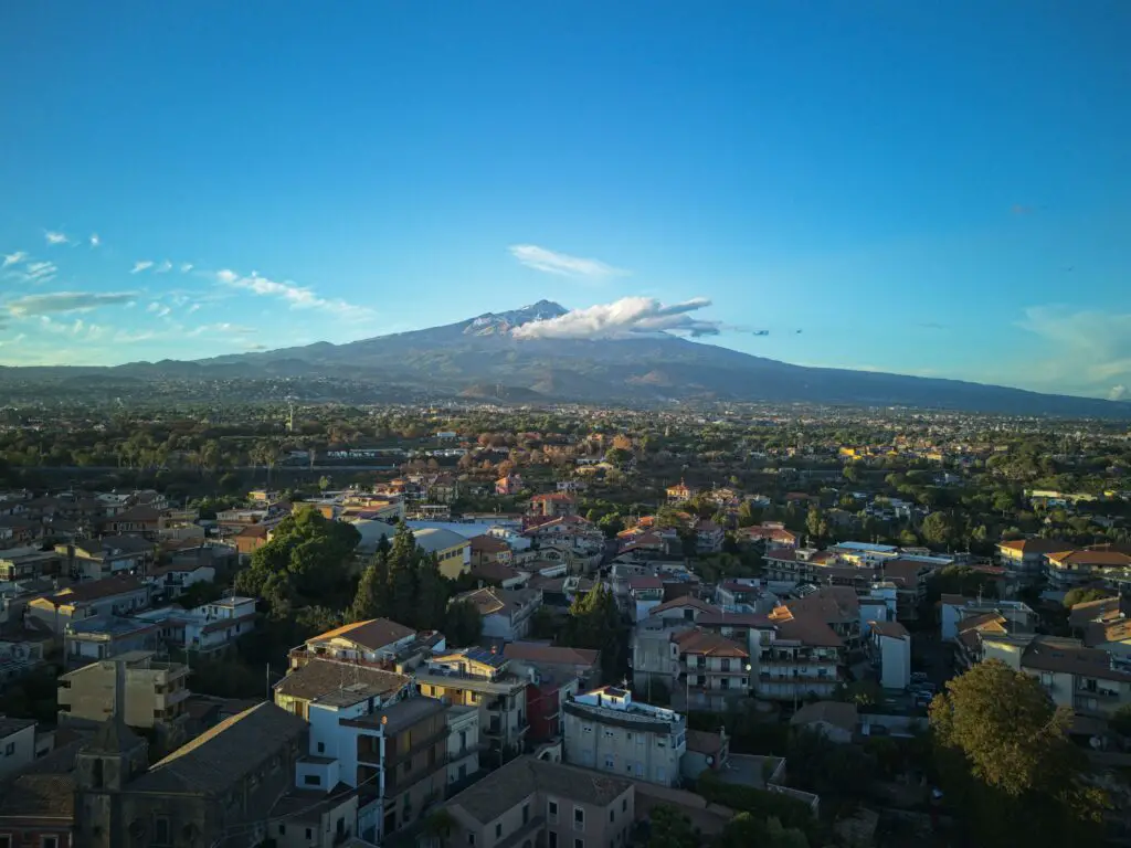 DJI Mini 4 Pro: 48 MP image of Mount Etna