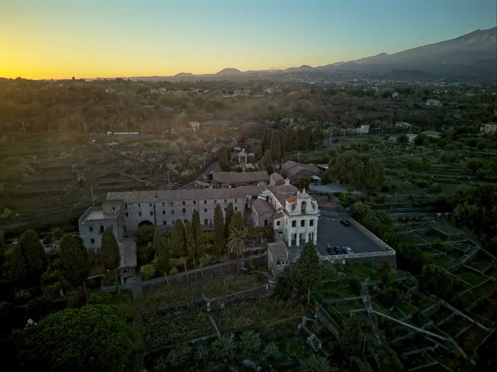 DJI Mini 4 Pro: Image merged to HDR of a monastery with the sun at the edge of the frame