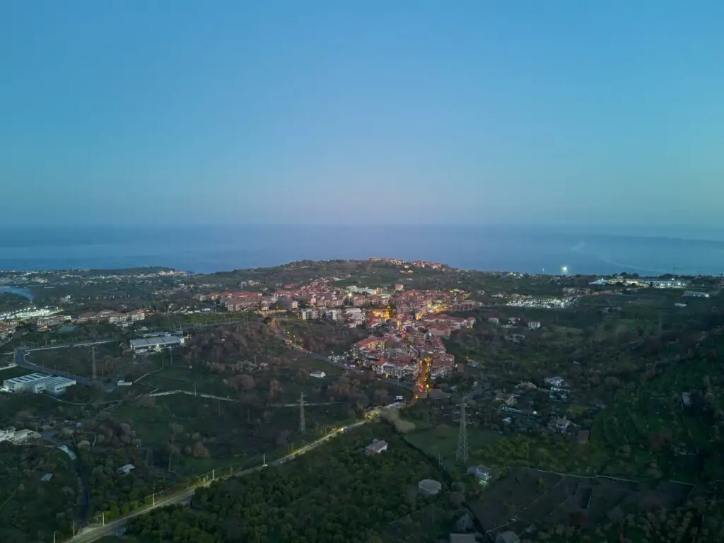 A village by the sea in East Sicily. Photo taken with a DJI Mini 4 Pro in 12MP by Vicvideopic
